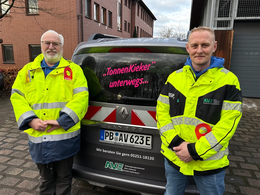 Tonnen-Kieker: Uwe und Michael sind die Biotonnenkontrolleure im Kreis Paderborn – v.l. © Kreis Paderborn, Diana Ramme